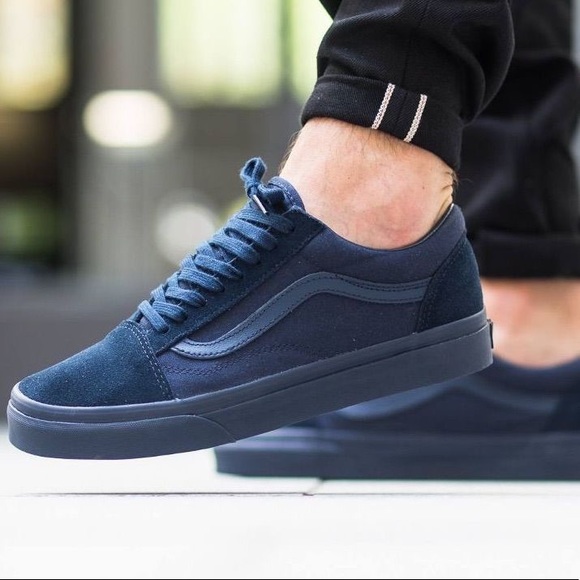navy blue vans trainers